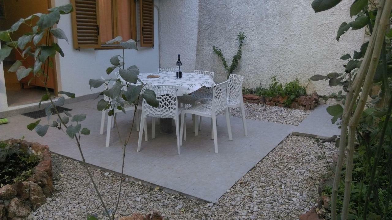 Apartman Restovic Bol Exteriér fotografie